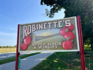 Robinette’s Apple Haus & Winery