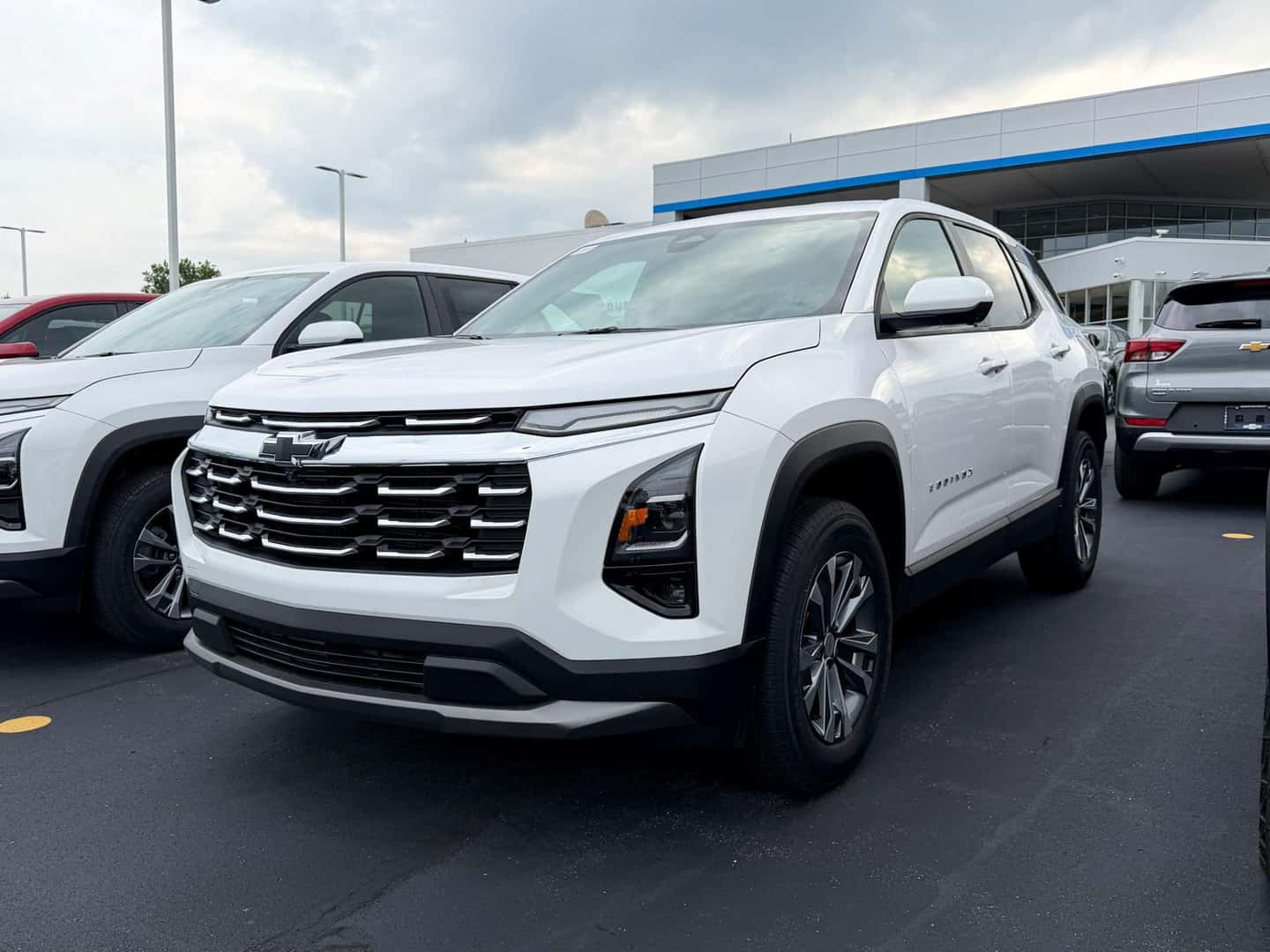 2027 Equinox LT FWD