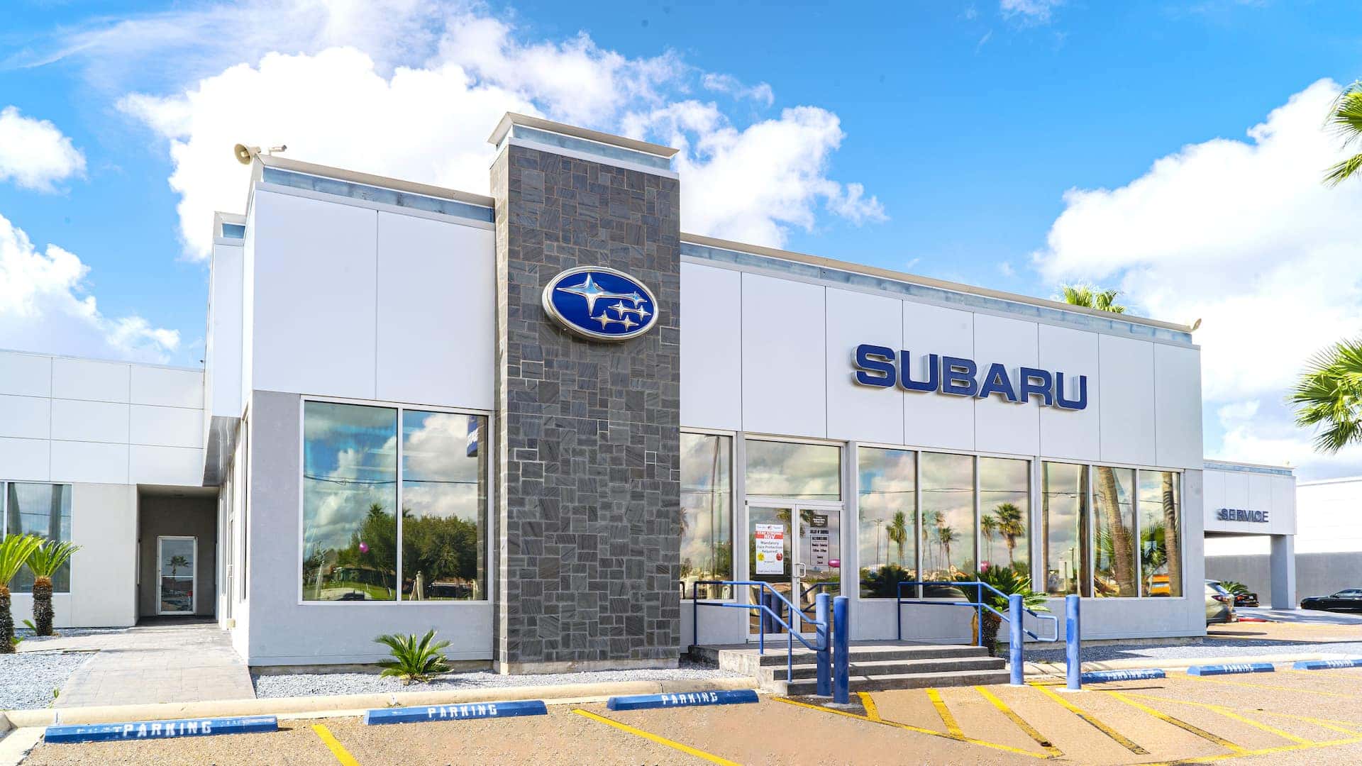 Bert Ogden Subaru exterior entrance