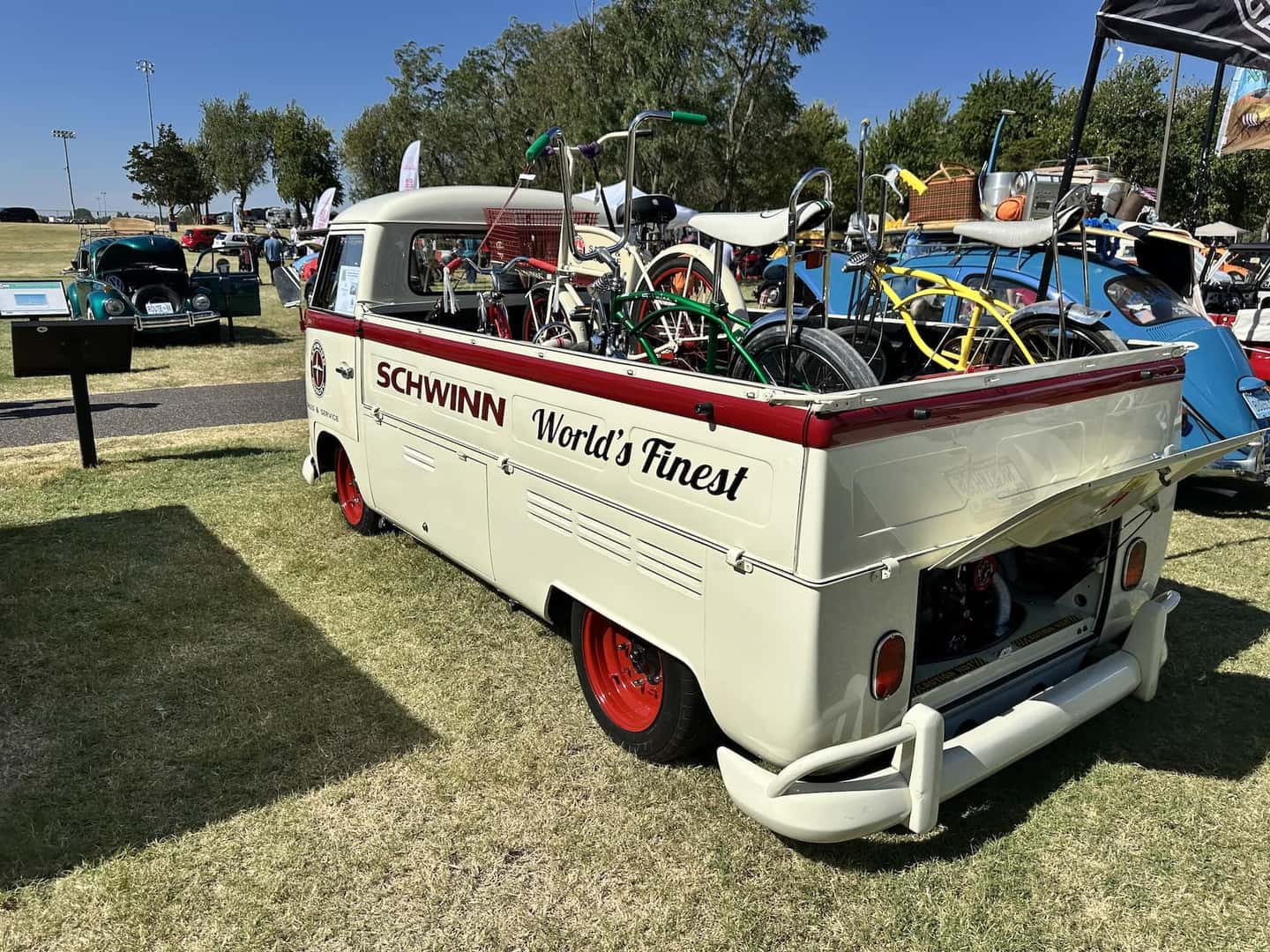 Schwinn bus carrying bikes at Bob Moore Old Folks Show