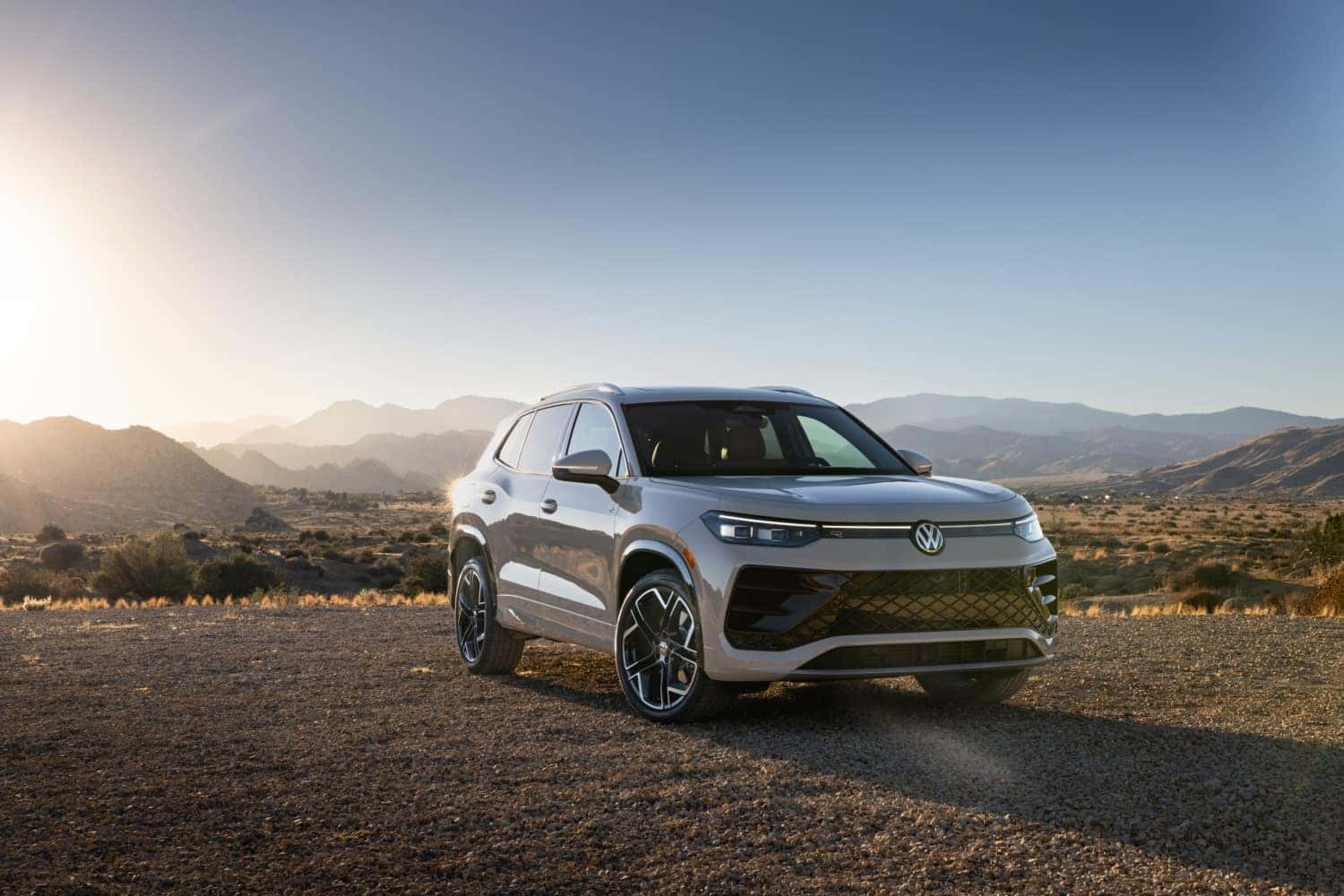 2025 Volkswagen Tiguan R-Line in Ascot Grey