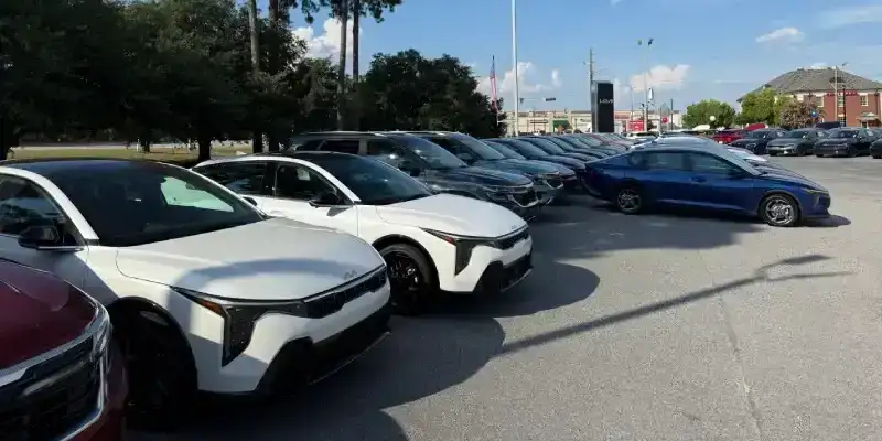 Car Town Kia Cars on Lot