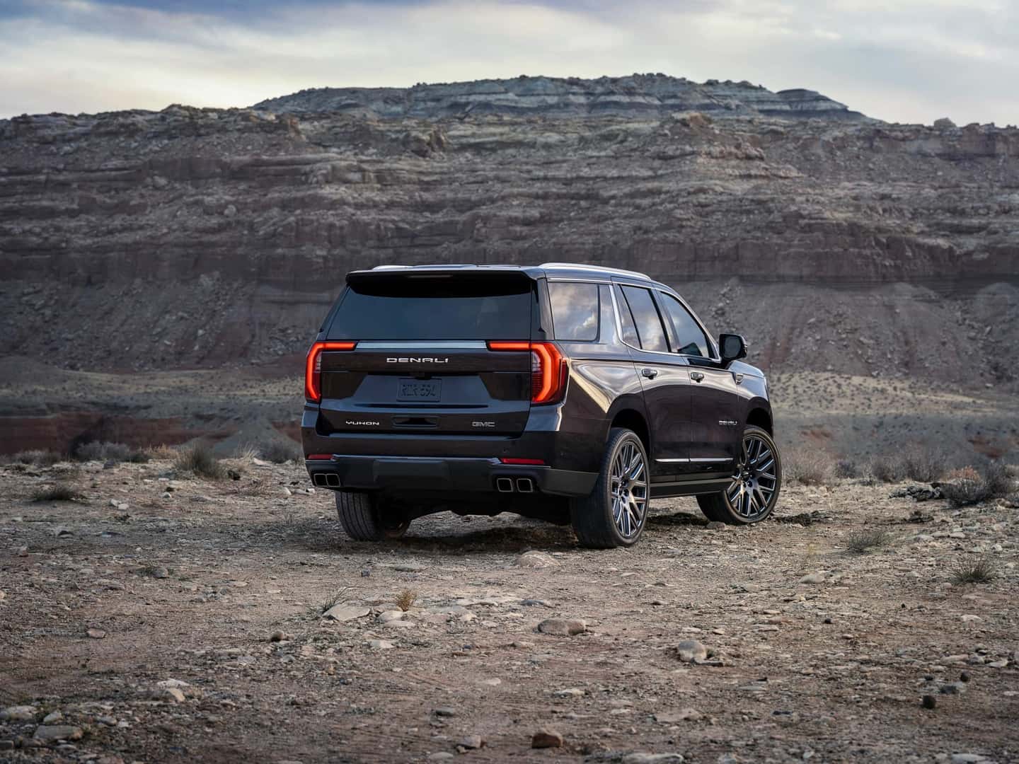 2025 GMC Yukon Denali Ultimate Rear Side View