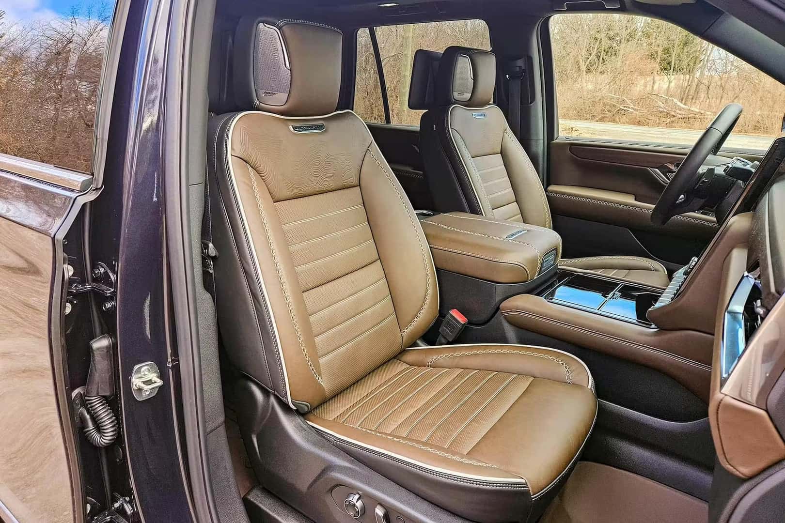 2025 GMC Yukon Denali Ultimate front row interior