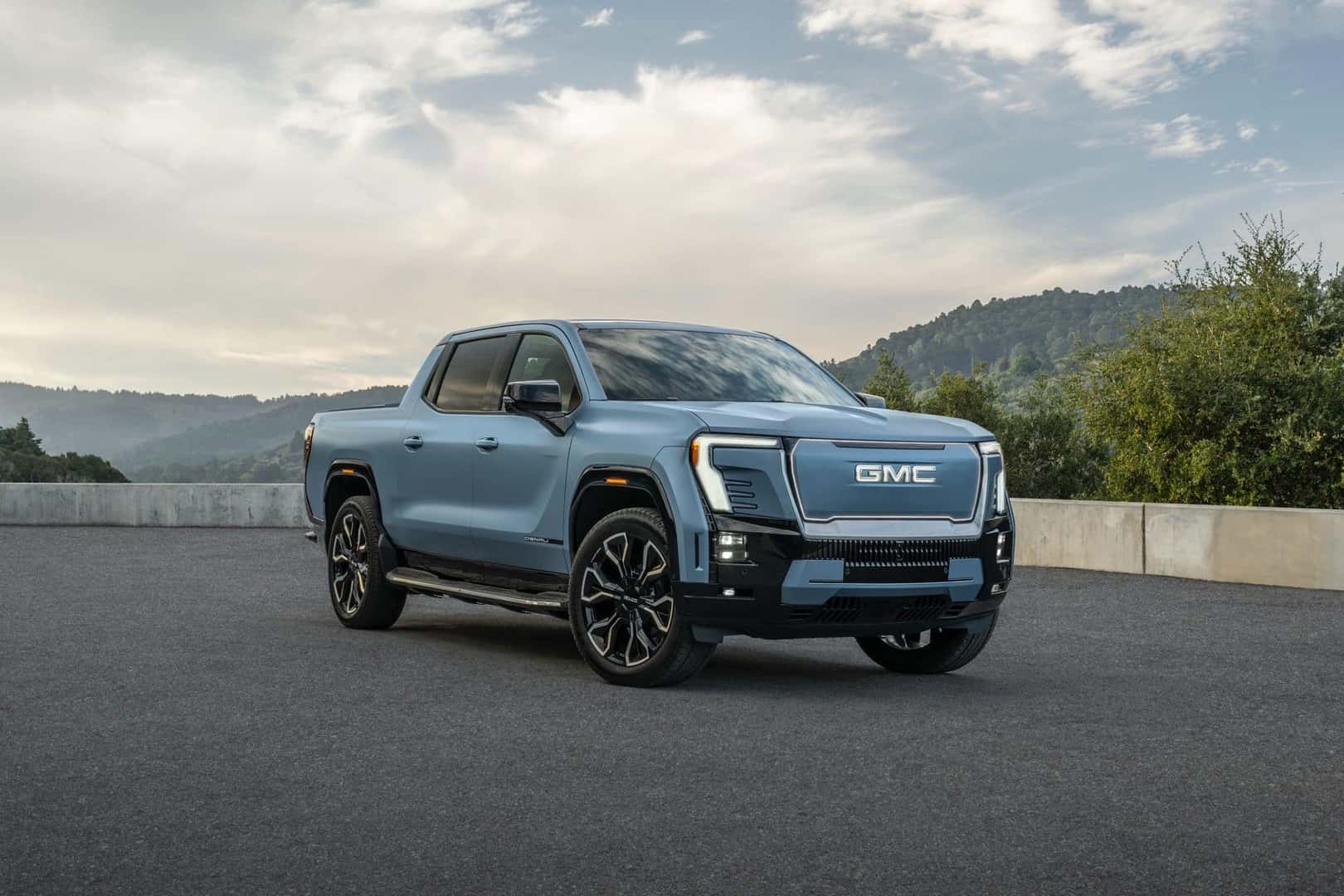 2025 GMC Sierra EV Denali