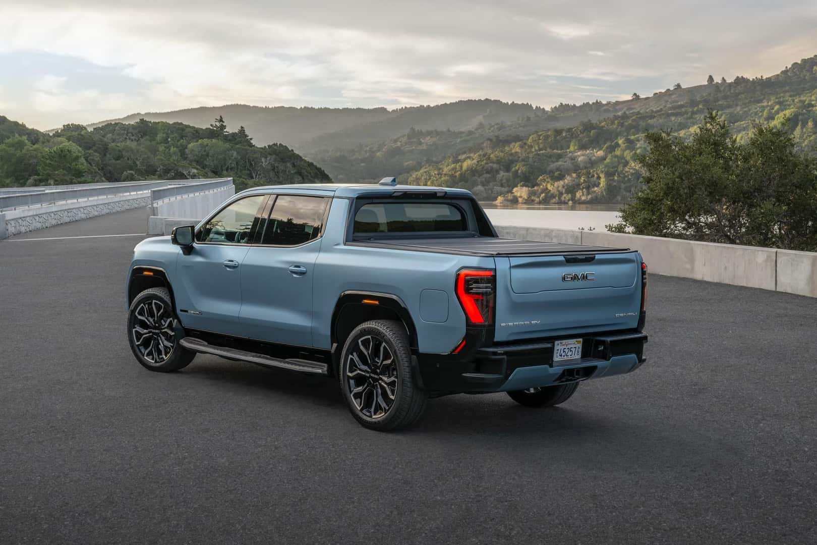 2025 GMC Sierra EV Denali Moonlight Matte