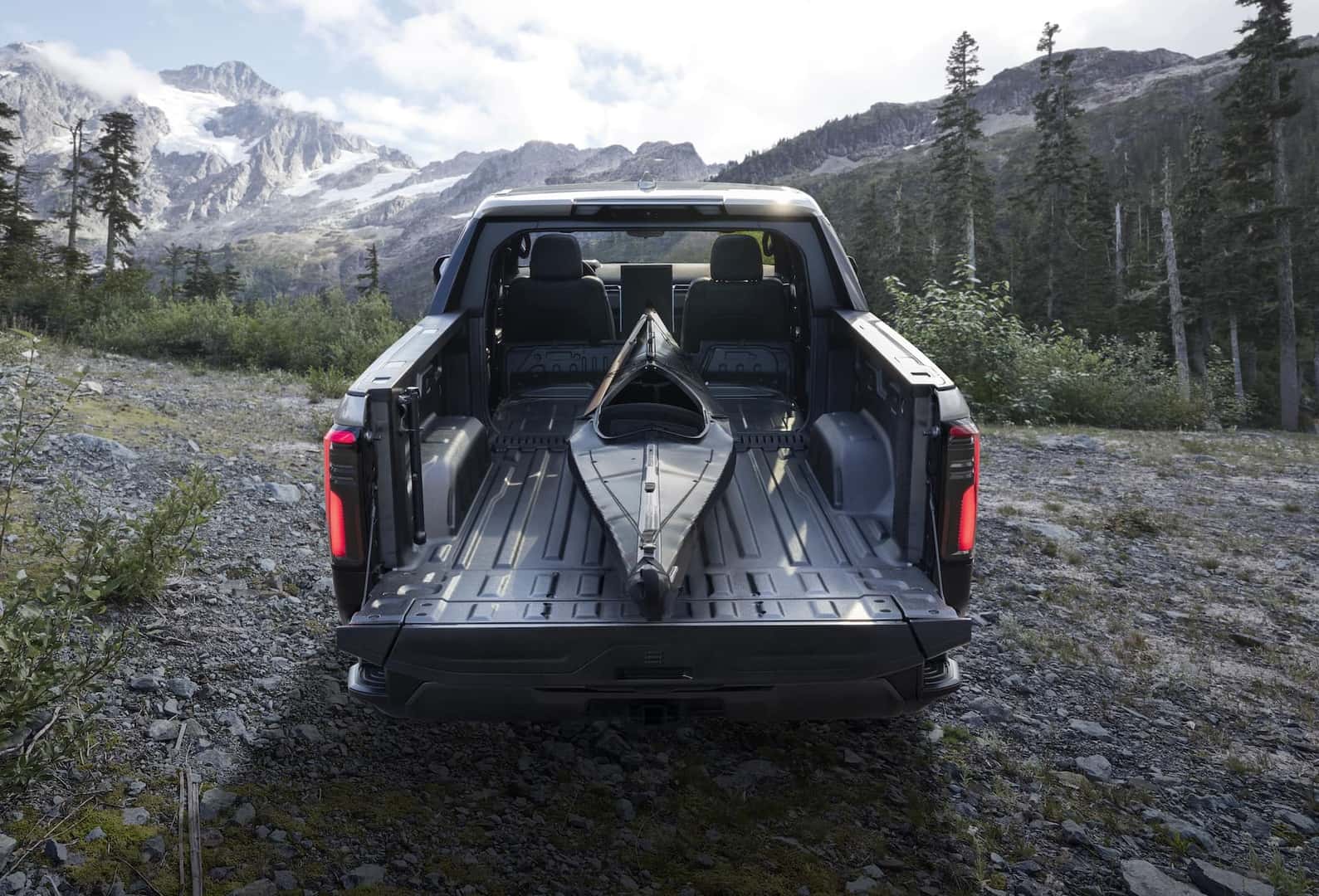 2024 GMC Sierra EV Denali MultiPro Midgate