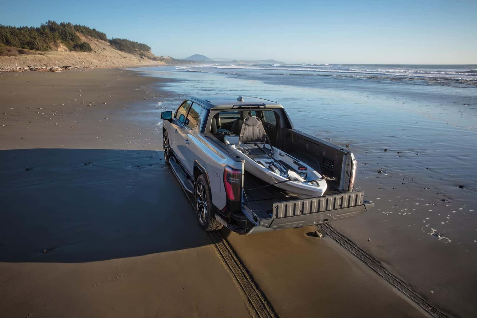 2024 GMC Sierra EV Denalti MultiPro Midgate