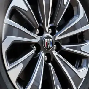 2026 Buick Envision 18 inch alloy wheel