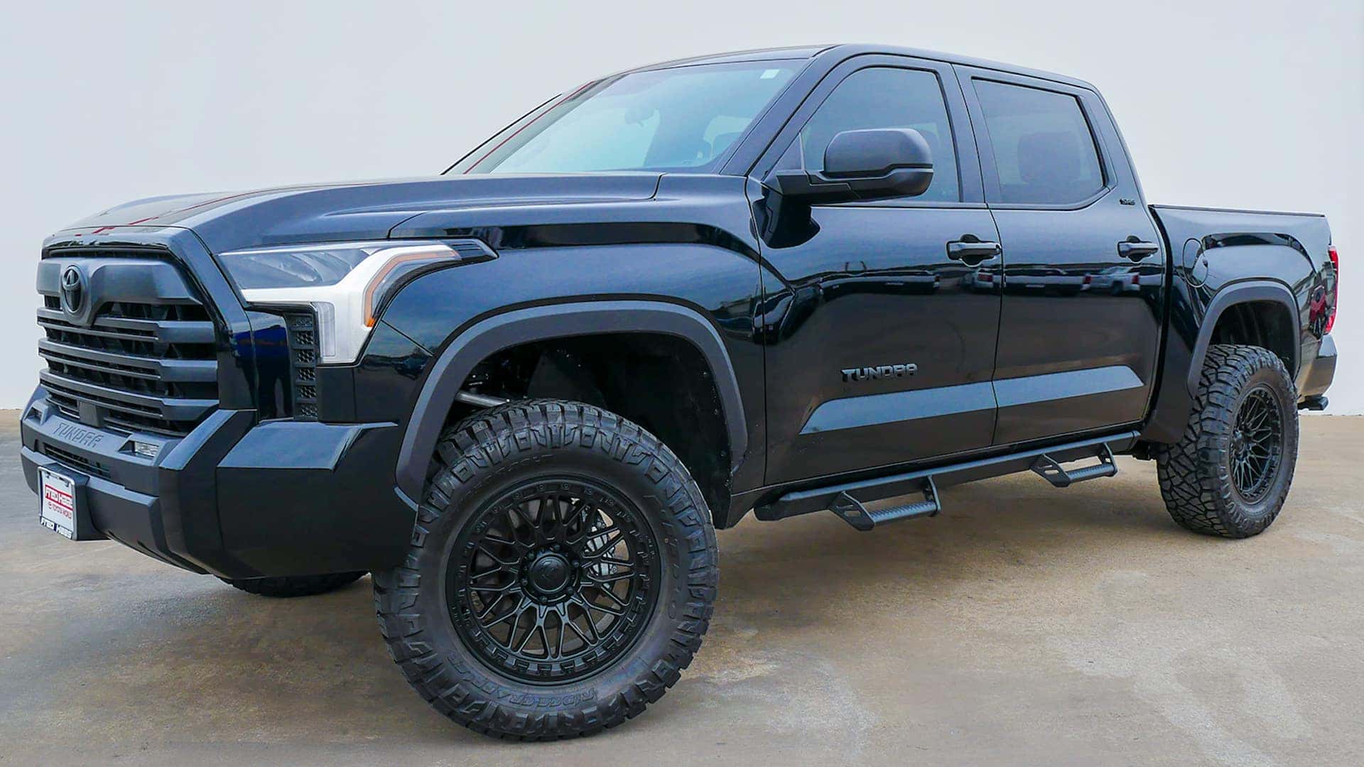 Custom-Tundra-steps
