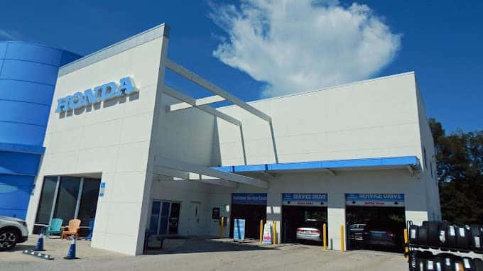 Honda technician performing video inspection