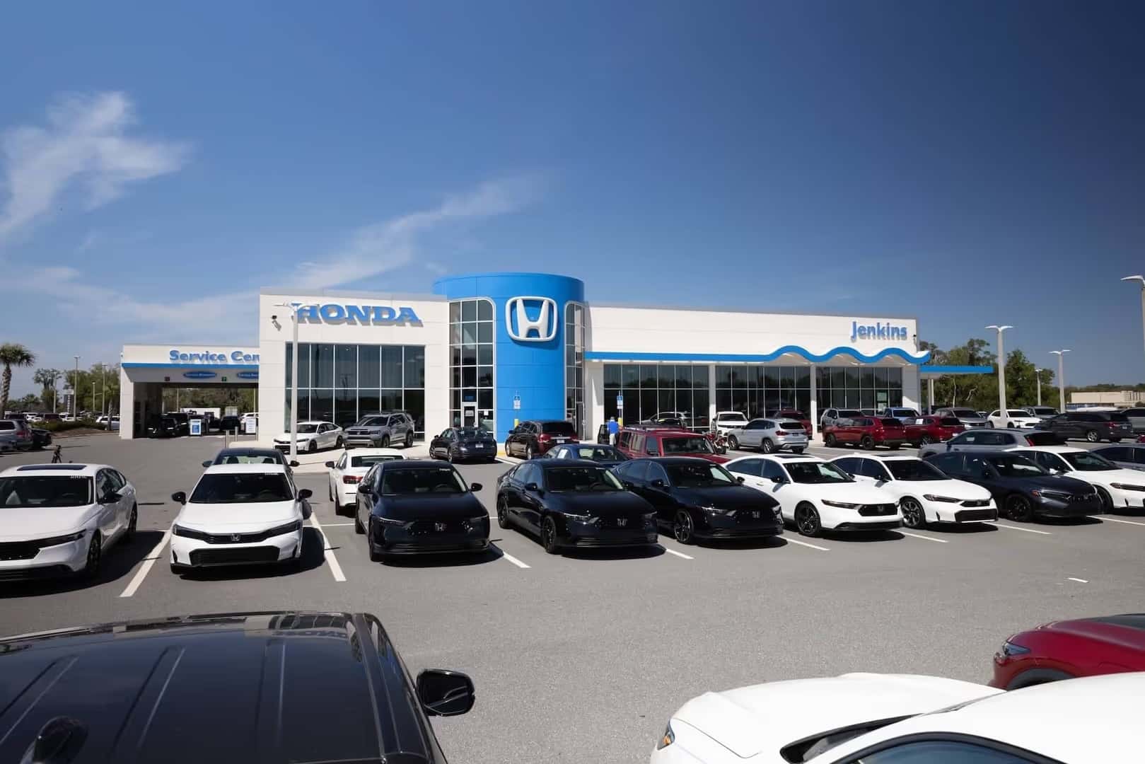 Exterior shot of Jenkins Honda of Leesburg