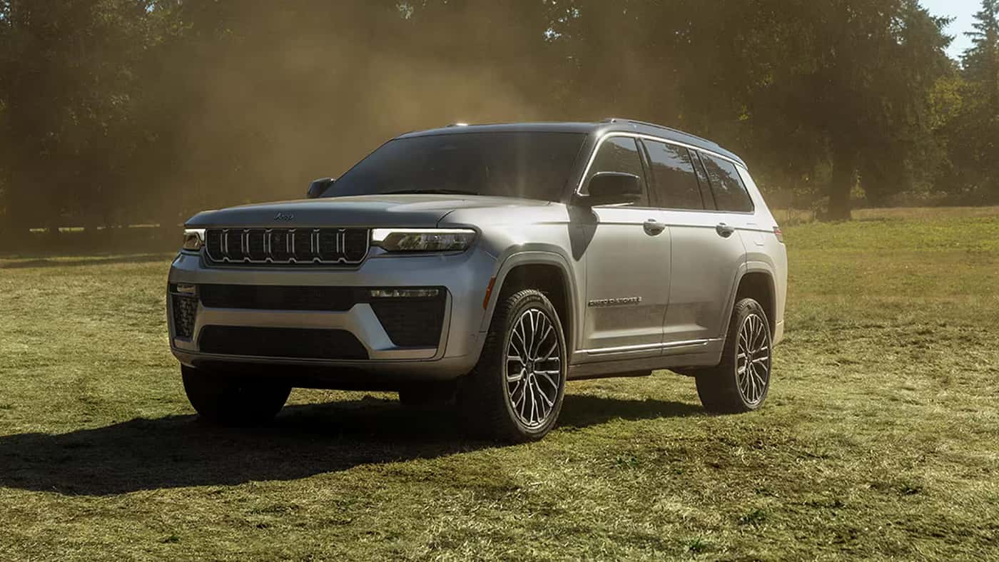 2026 Jeep Grand Cherokee Front View