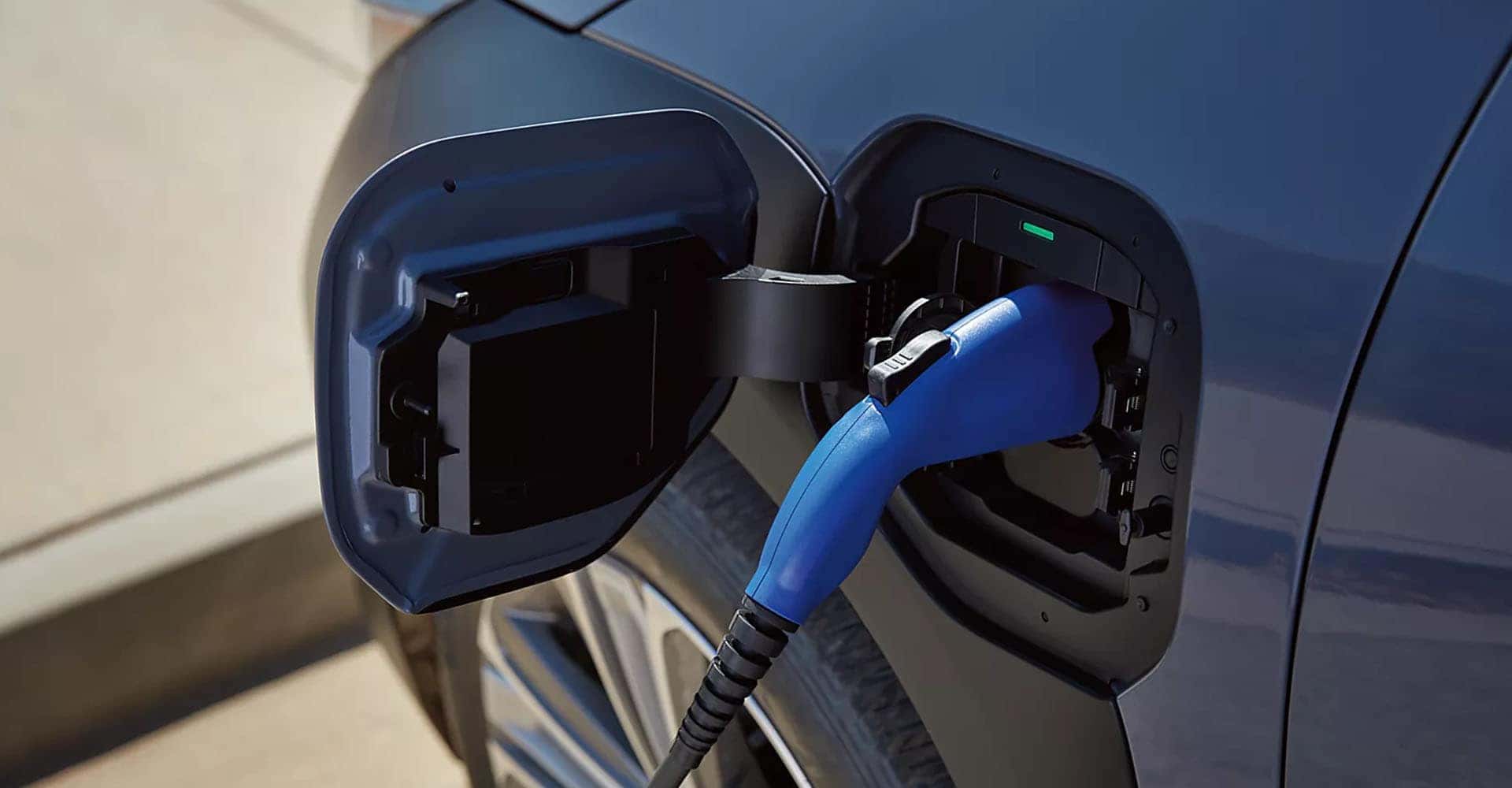 Convenient front-fender-lockable charging port