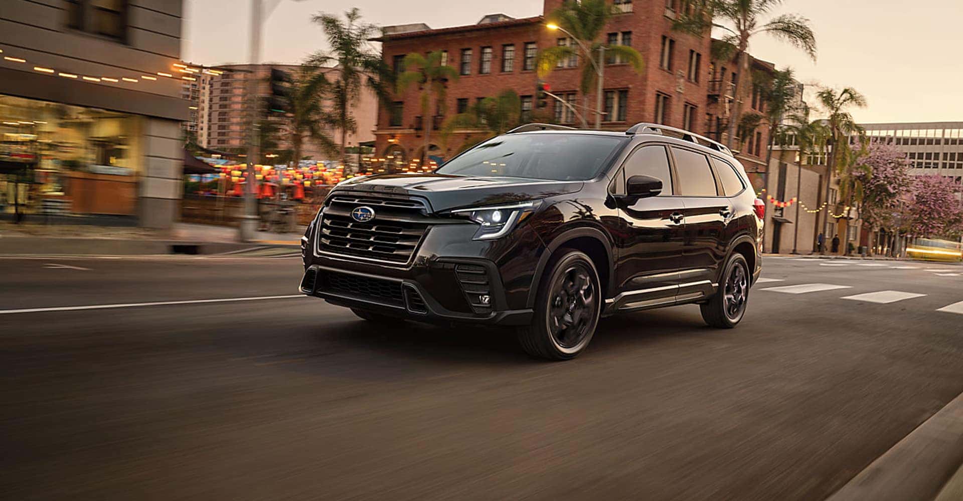 2026-Ascent-Onyx-Edition-Touring-shown-in-Crystal-Black-Silica