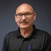 STEVE GUM