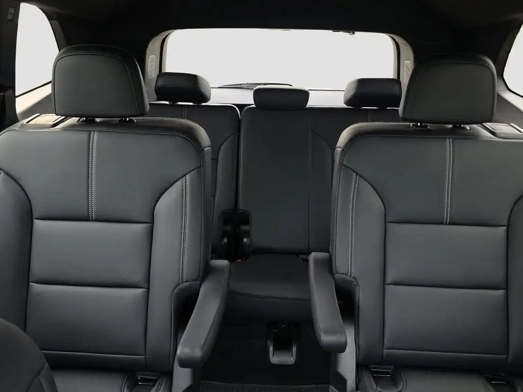 Spacious Cabin Architecture and Premium Interior Comfort