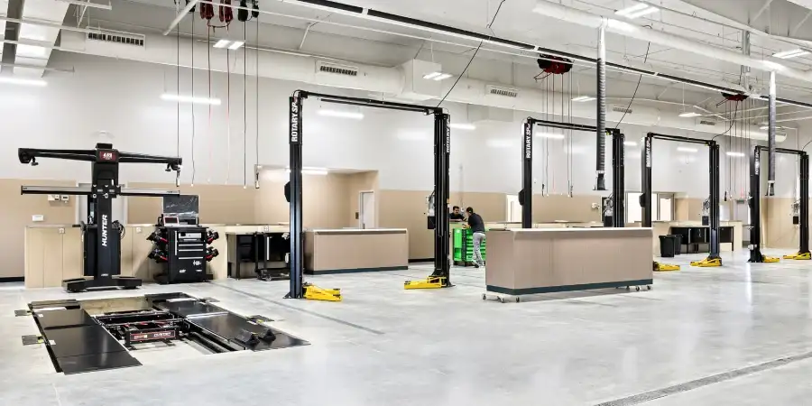 Hyundai service center at Victory Hyundai Lee's Summit near Raymore