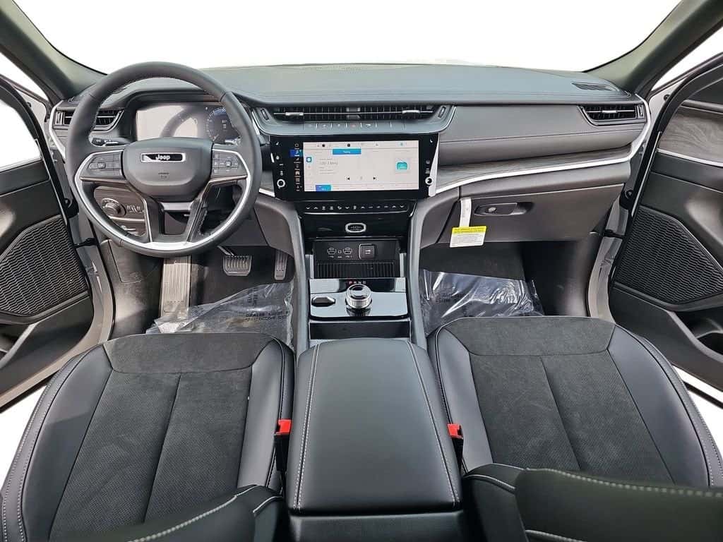2026 Jeep Grand Cherokee Technology