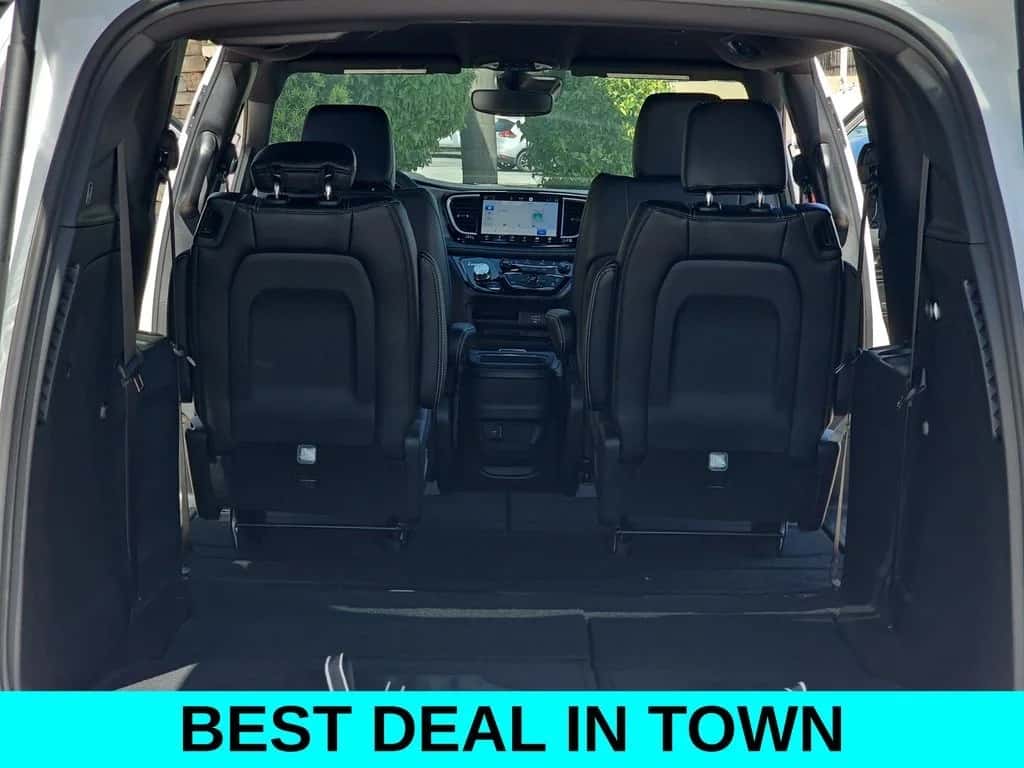 2027 Chrysler Pacifica Interior